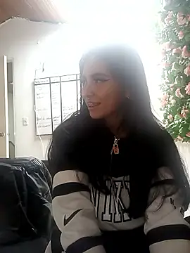 Irina Fernandez online show from December 3, 2:19 pm