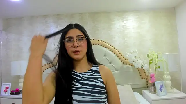 LuisaFranco online show from January 9, 7:29 pm