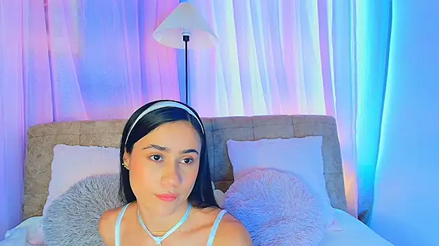 lizzy kane online show from May 12, 8:15 pm