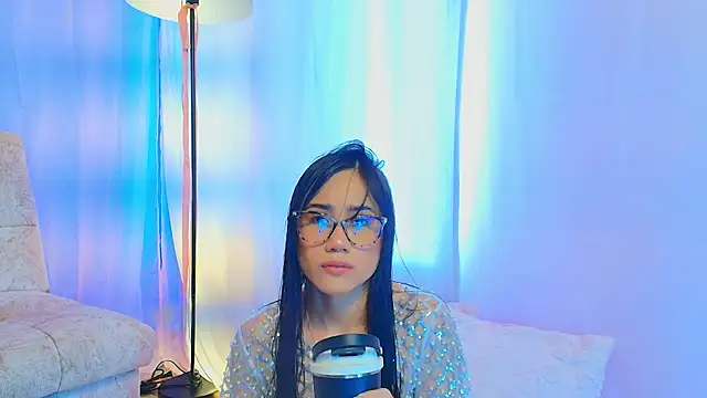 lizzy kane online show from May 7, 8:23 pm