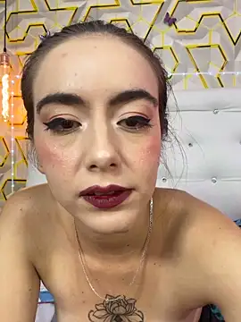 MelanyyJhonson15 online show from May 18, 4:07 am