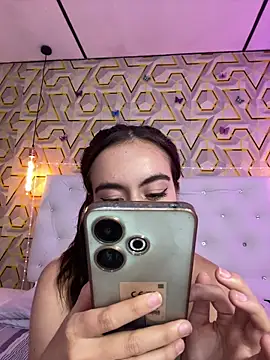 MelanyyJhonson15 online show from December 21, 12:59 am