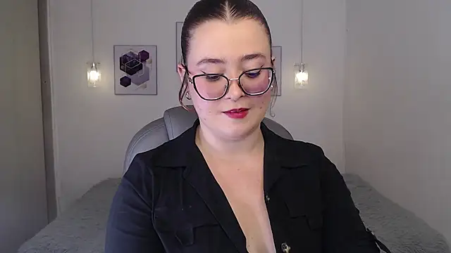 selene rouse  online show from May 13, 12:17 am