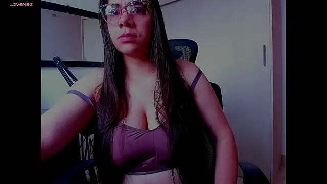 ava muse  online show from April 6, 1:45 pm