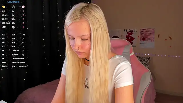 murmurmiace online show from November 22, 2:20 pm