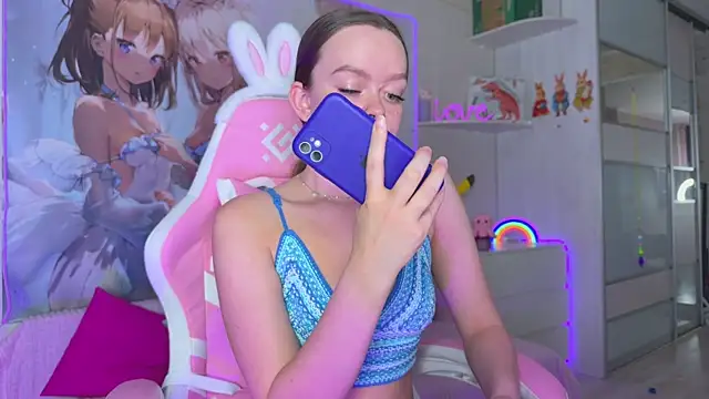 CheekySashaCharm online show from April 8, 11:23 am