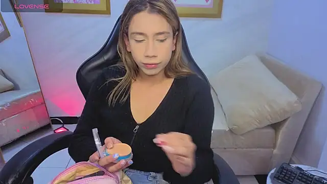 Evy Luxx v online show from May 7, 3:44 am