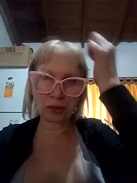 SexyMilf1211 online show from May 5, 5:16 pm