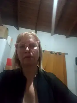 SexyMilf1211 online show from May 6, 11:53 pm