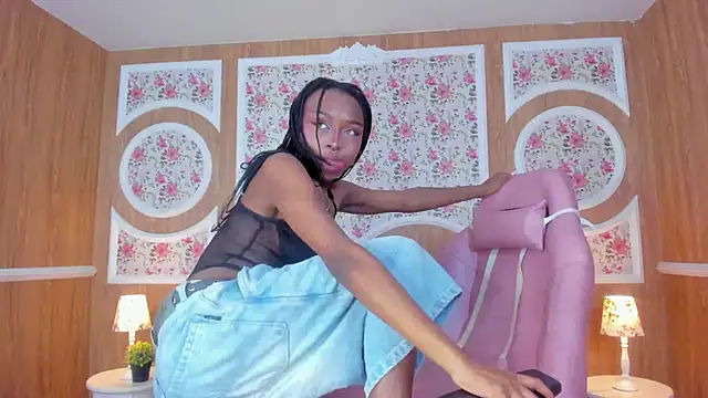 Midnight Bluee online show from November 26, 7:59 pm