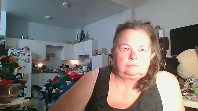 TiguhguhrsRose online show from December 3, 3:42 am