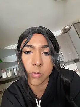 Hopemoretti online show from November 18, 7:04 pm