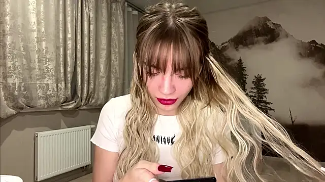 MelaineAytes online show from December 15, 2:11 pm