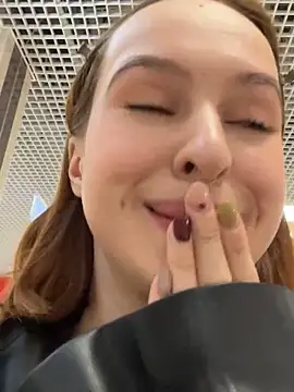 hani obsessed online show from November 28, 10:29 am