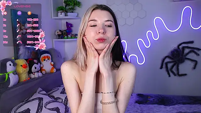 Emmie shy online show from May 15, 8:33 pm