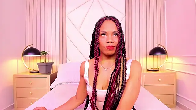 LailaDavidson online show from February 4, 12:30 pm