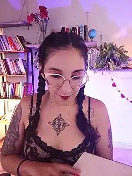 Melinerd online show from May 7, 6:00 pm