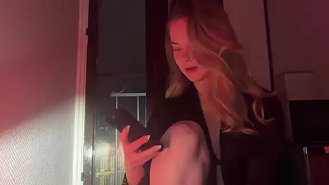 Josefinswe online show from January 13, 8:02 pm