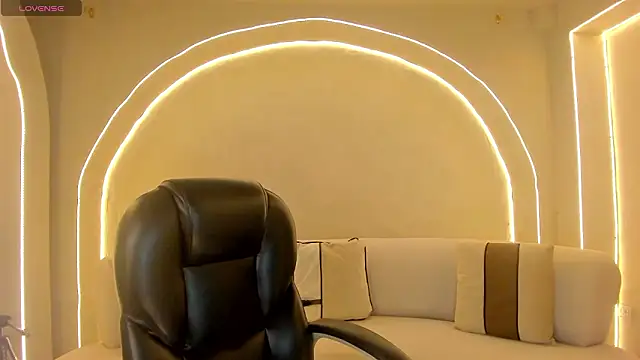 ZaraKafruni online show from March 5, 4:30 am