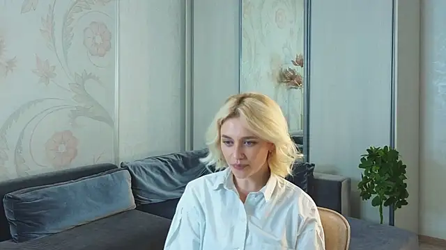 DesireFrost online show from November 20, 9:32 am