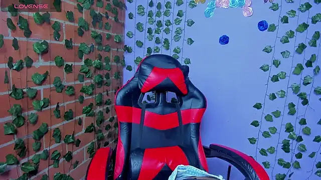 lilith sanz online show from November 18, 1:50 am