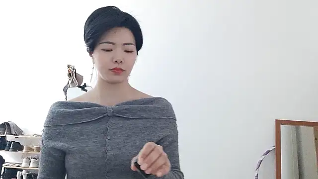 adele8731 online show from January 18, 5:04 am