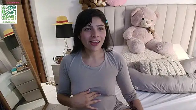 Emyii  online show from May 15, 1:11 am