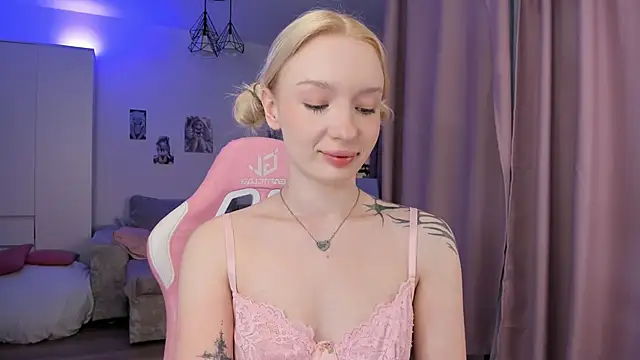 Tiffany Paw online show from April 7, 3:19 am