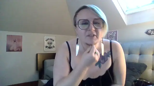 queerlyjaz online show from November 30, 11:20 pm