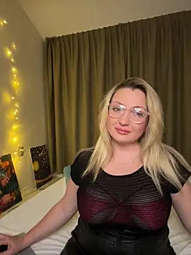 MilaLove   online show from November 18, 10:00 pm