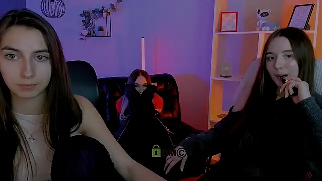  kellykitten  online show from April 15, 3:34 pm