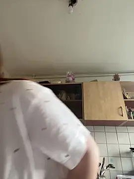 AmberRosewood online show from March 31, 12:49 pm