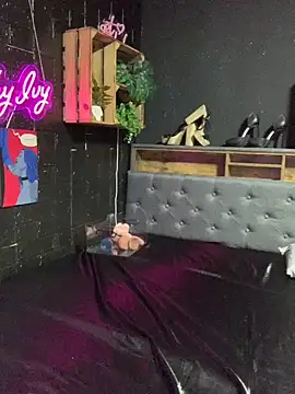 Shy-Ivy online show from May 6, 10:03 pm