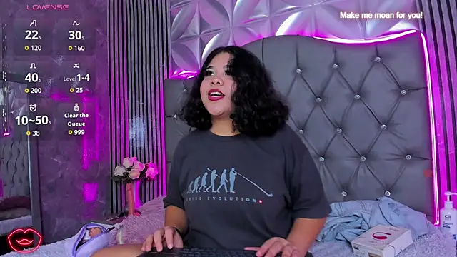 Amanda Mooree online show from May 6, 4:16 am