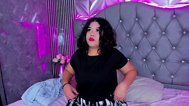 Amanda Mooree online show from May 5, 4:15 am