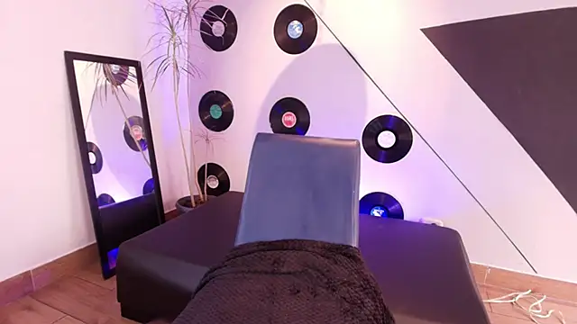 goddess julieta online show from January 17, 7:10 pm