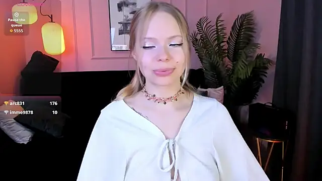 lucy loy online show from April 25, 12:41 pm
