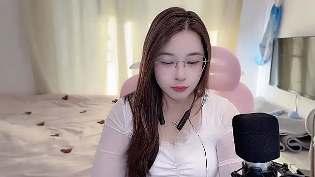 TTtia  online show from January 9, 1:21 am