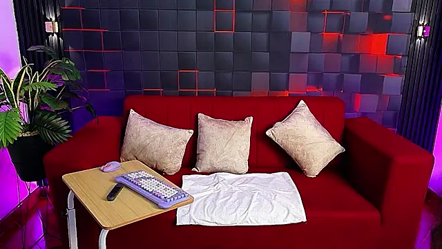 GracieCollins online show from March 21, 2:55 pm