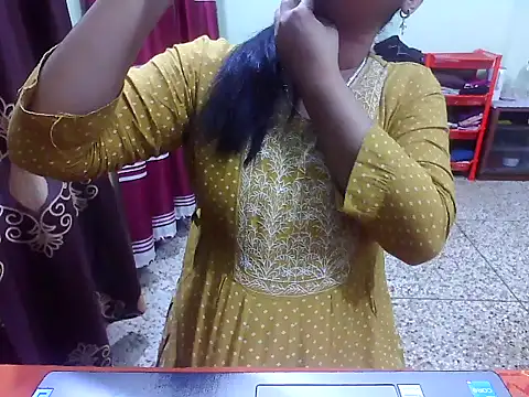 TwinRose2000 online show from December 14, 1:06 pm