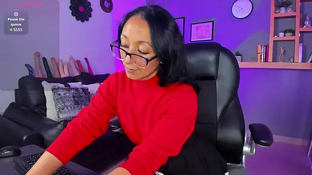 Violet Kumar online show from January 10, 8:35 pm