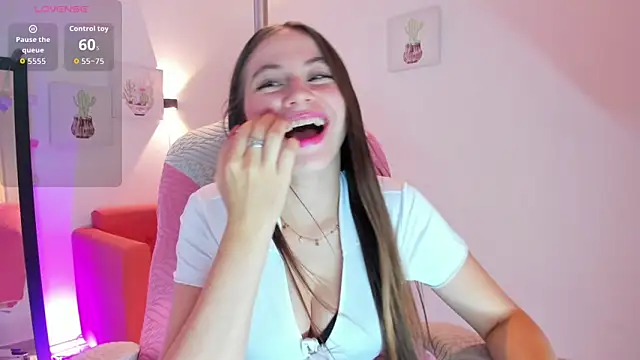 MiaWhiteBunny online show from February 6, 11:08 pm