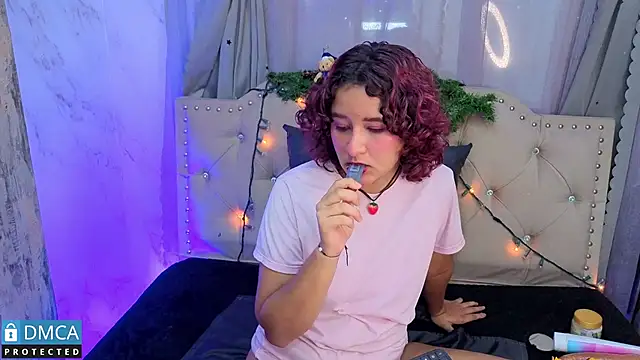 ahsly Zam online show from December 17, 3:33 am