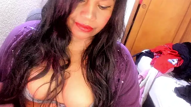 ebonycamelia online show from May 8, 9:49 pm