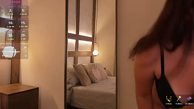 Zoe Mendez online show from November 25, 3:31 am