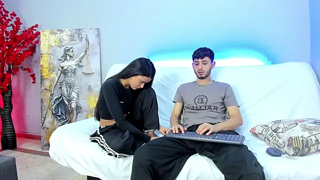 dracke and zara online show from May 1, 11:46 am