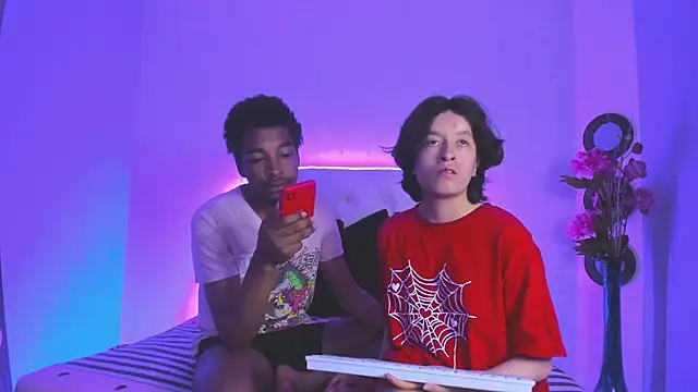 CoralAndOcean  online show from January 7, 6:00 pm