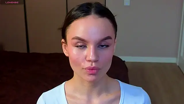 Tiffany Sweetie online show from February 21, 1:01 pm