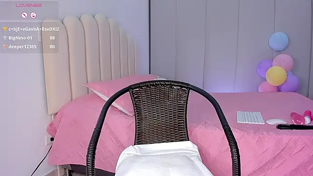 Amira-Zahra online show from May 15, 11:29 pm