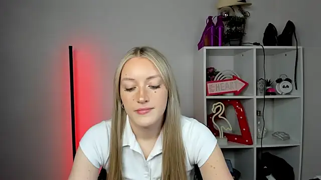 EvelynBlond online show from May 21, 12:47 pm